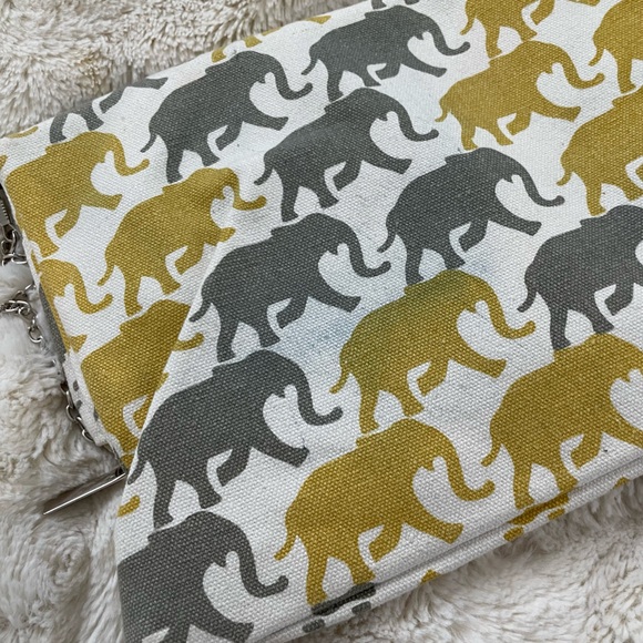 Lucky Elephant canvas purse/ bag chartreuse yellow and gray pattern silver chain - Picture 4 of 4